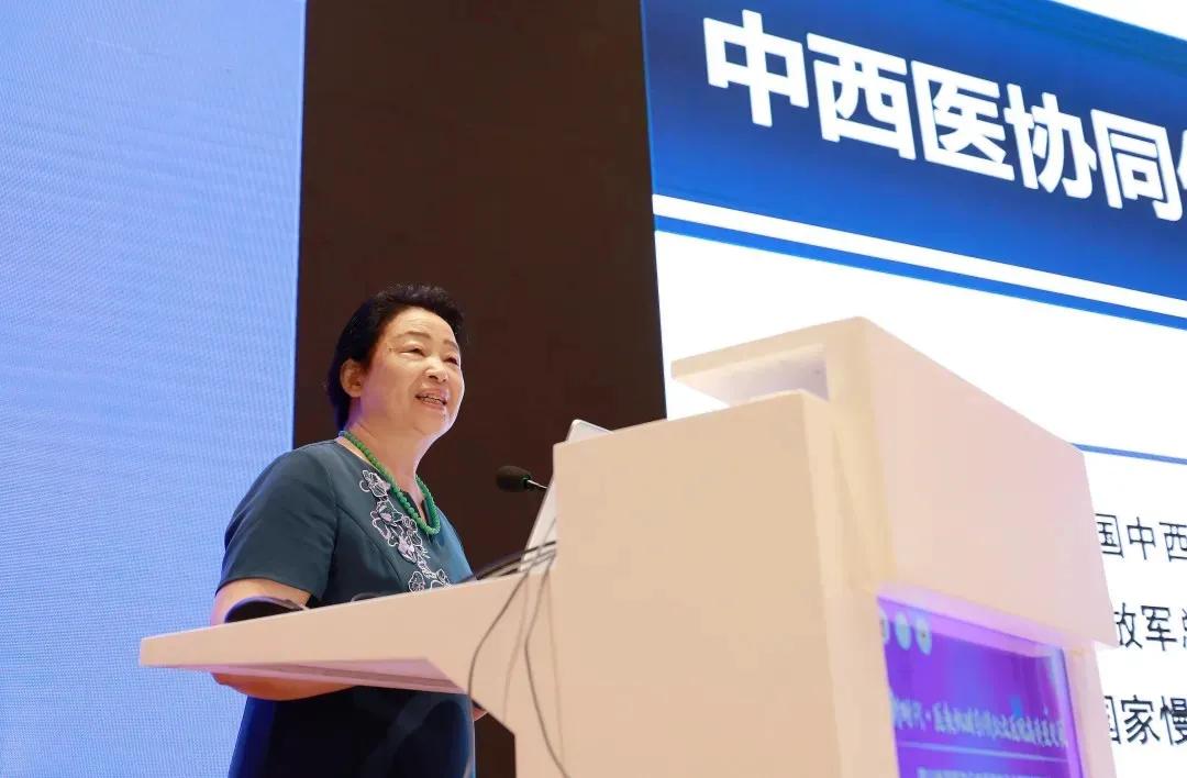 陈香美院士出席beat365平台唯一官网附属医院医联体联盟2021年会/四川省医院协会中医医院分会第三次学术会议