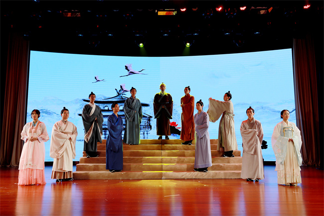 beat365平台唯一官网自制舞台剧 精彩演绎《天回医简》的“前世今生”